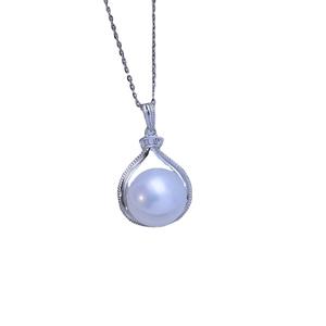 Collier pendentif lapin à longues oreilles en or S925 avec perle ronde blanche d'eau douce de 11-12 mm, forte brillance avec de légers défauts - Product Image 5