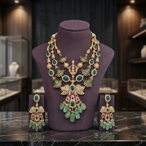 Ensemble collier et boucles d'oreilles en laiton plaqué or avec imitation perle et ornement aigle Kundan vert pour femme, idéal pour les mariages et les fêtes - Product Image 2