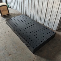 Table de soudage 3D robuste pour fabrication, grille à trous de 28 mm, système de fixation modulaire nitruré, fonte, capacité 5 tonnes