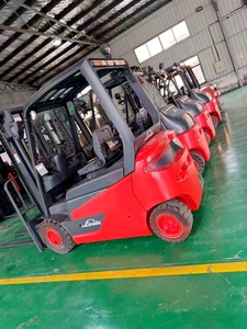 3 & Various Colors <b>Used</b> <b>Pallet</b> Truck in Good Condition Internal Combustion - Product Image 4