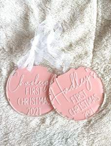 Ornements de Noël en acrylique personnalisés colorés ornements de bébé ma première <span class=keywords><strong>annonce</strong></span> de <span class=keywords><strong>grossesse</strong></span> de Noël 2024 pendentifs - Product Image 6