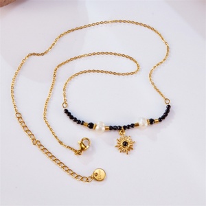 Collar de Moda con Colgante de Flor de Sol y Piedras Naturales, Cadena de Acero Inoxidable con Cuentas de Gemas Negras - Product Image 4
