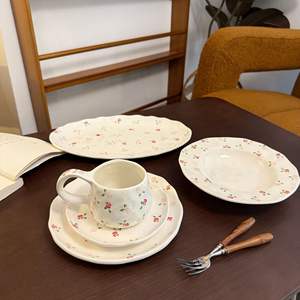 Assiette en céramique à motif floral de roses peintes à la main, bol moulé à la main, tasse à café et soucoupe de haute qualité, assiette ovale - Product Image 3