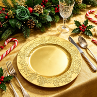 Assiettes de présentation personnalisables et durables en PP doré de 13 pouces, motif houx et pin, pour fêtes de Noël d'entreprise et événements de fin d'année