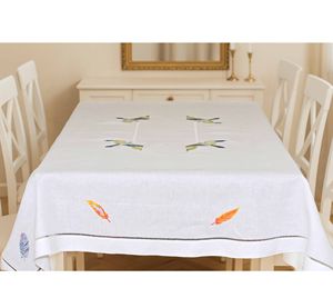 Mantel de Lino con Diseño de Aves y Plumas |   Mantel de Lino 100% Natural de Primera Calidad, Ecológico y Reutilizable, Diseño de Aves y Plumas - Product Image 1