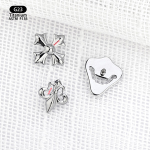 Boucles d'oreilles clous en titane croix 8,8 mm G23 ASTM F136 Bijoux de piercing unisexe - Product Image 3