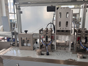 Machine à emballer les lingettes humides à haute vitesse avec scellage quatre côtés, équipement d'emballage en sachet pour lingettes alcoolisées, lingettes démaquillantes et lingettes pour bébés - Product Image 5