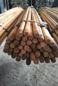 Manico per <span class=keywords><strong>Scopa</strong></span> in Legno di Eucalipto Verniciato di Prima Qualità, Stile Moderno, Personalizzabile OEM - Product Image 5