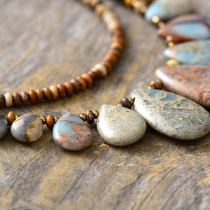 Collar con Colgante de Piedra Natural Turquesa, Joyería Unisex Hecha a Mano, Accesorio de Moda - Product Image 3