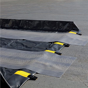 Berm de confinement pour protection contre les déversements d'huile en matériau <span class=keywords><strong>PVC</strong></span>, directement de l'usine, avec supports angulaires - Product Image 4