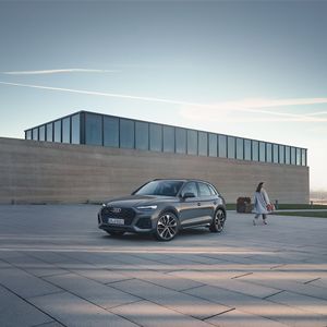 2025 para Audi <span class=keywords><strong>Q5</strong></span> <span class=keywords><strong>e</strong></span>-<span class=keywords><strong>tron</strong></span> New Energy Vehicle RWD Coche eléctrico de 6 plazas con batería de 83.4kWh NEDC Range 560km - Product Image 5