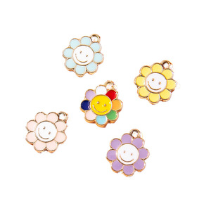 Dijes de aleación de zinc con forma de flor y cara sonriente para accesorios de joyería DIY, colgante de regalo unisex - Product Image 2