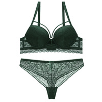 Ensemble de lingerie sexy en dentelle vert émeraude avec soutien-gorge à bretelles réglables et string, 2 pièces