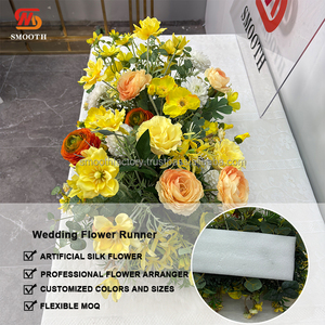 Camino de Mesa LEDA Personalizado Hecho a Mano con Rosas Naranjas y Flores Amarillas, Decoración Suave para Bodas, Eventos y Fiestas para el Día de San Valentín - Product Image 3