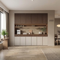 Armoire de chambre murale complète en chêne clair bicolore avec cloison en treillis, ouverture supérieure et niche de rangement pour épices