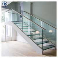 Maßgefertigte Gerade Holztreppe für Innenbereich, Robuste Rutschfeste Stufen, Verschleißfest mit Langer Lebensdauer