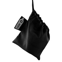 Poncho d'urgence blanc avec une capuche emballé dans un sac de fermeture de ficelle en polyester RPET cadeaux promotionnels Poncho de douche PCH005