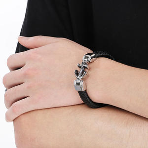 Bracciale in Pelle con Ancora in Acciaio Inox Placcato Argento, Gioiello Unisex di Moda Marina - Product Image 5