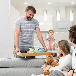 Bandeja de desayuno de bambú con asa Bandeja de madera para comer, almacenamiento de trabajo Para dormitorios Cocina Sala de estar Baño - Product Image 2