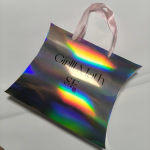 Boîte de luxe personnalisée pour emballage de perruques, foulards et cheveux, style oreiller, avec finition laser - Product Image 5