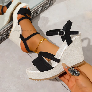 Sandales romaines compensées à plateforme en daim à lanières croisées pour femme, nouveau style d'été - Product Image 3