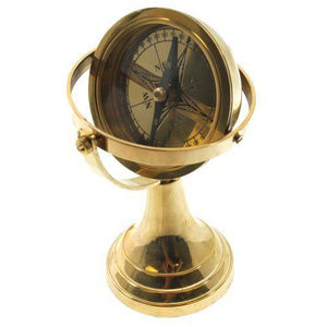 Brújula de grado estándar con acabado dorado de metal, hecha a mano, para decoración de mesa, utilizada por exportadores. - Product Image 1
