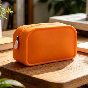 Bolsa Organizadora de Maquillaje de Silicona Reutilizable, Ecológica, Resistente al Agua, Duradera, con Cierre Grande, Diseño Moderno, en Oferta - Product Image 1