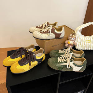 Zapatillas Retro de Mujer con Bloques de Color - Zapatillas Casuales Ligeras y Cómodas con Cordones y Hebilla Frontal para Verano - Product Image 1