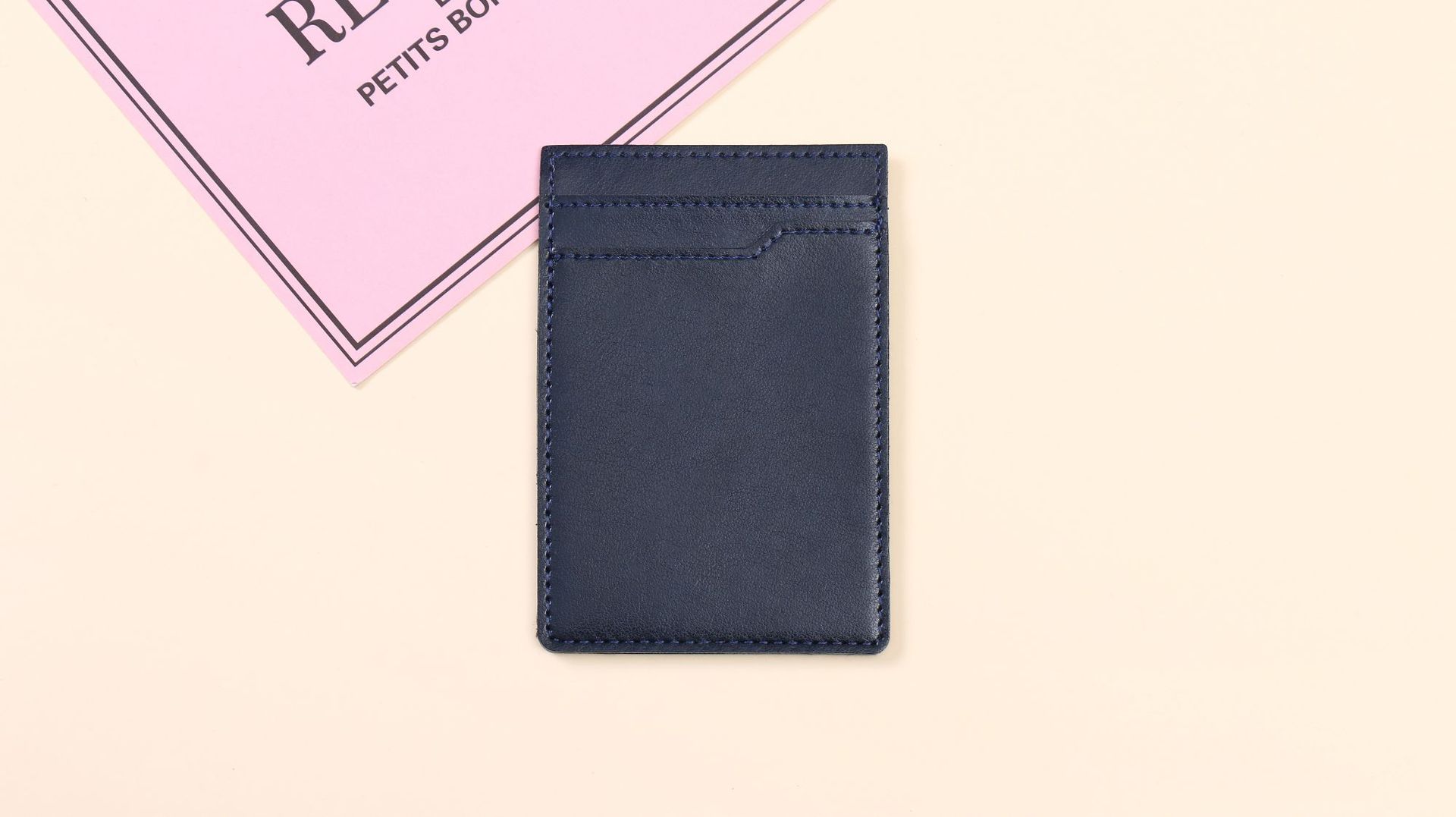 [Sin anillo, sin atracción magnética]