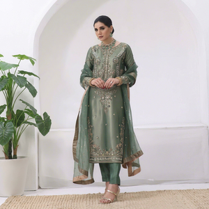 Traje Anarkali Verde de Seda Bordado con Dupatta, Ropa Tradicional India y Pakistaní para Mujer, Largo hasta el Tobillo, para Bodas, Corte Regular - Product Image 1
