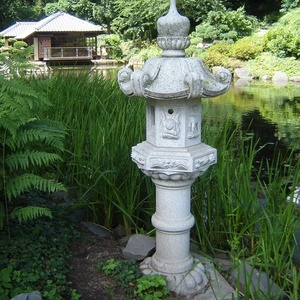 Lanterne de jardin en pierre de granit japonaise Rokkaku <span class=keywords><strong>Yukimi</strong></span> à vendre - Product Image 4