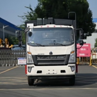 Camion à ordures compacteur diesel à chargement automatique entièrement scellé, neuf, pour l'assainissement urbain, vendu par des fabricants chinois