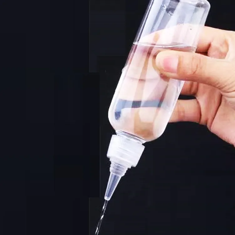 4 Oz 6Oz 8Oz Kosmetik Ramah Lingkungan PCR Plastik Mengeluarkan Botol Remas dengan Rambut Putar Top Botol Minyak Die Nozzle Aplikator