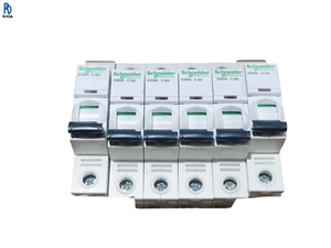 Interruptor de Circuito en Miniatura IC65N 1P C6A, Interruptor de Sobrecarga de Bajo Voltaje, Unidad Desmontada Usada, Ligera y con Poco Desgaste - Product Image 1
