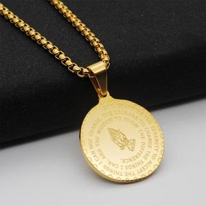 Vente en gros personnalisé PVD plaqué or en acier inoxydable collier pendentif main de <span class=keywords><strong>prière</strong></span> <span class=keywords><strong>du</strong></span> Seigneur de <span class=keywords><strong>la</strong></span> foi - Product Image 1