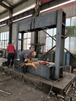 Presse à bois hydraulique à froid 50T pour portes en bois