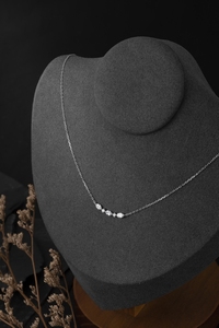Collier pendentif classique en or blanc massif 10 carats avec diamant de laboratoire taille marquise 0,36 ct |   Pendentif en diamant de laboratoire taille marquise - Product Image 2