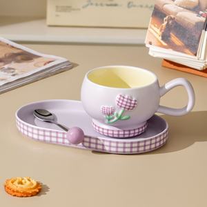 Juego de <span class=keywords><strong>Taza</strong></span> y Platillo con Relieve de Tulipán Minimalista de Alta Gama, con Tapa y Cuchara, para Oficina y Hogar, Regalo de Cumpleaños, Recuerdo - Product Image 6