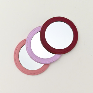 Espejo de Maquillaje Portátil Redondo de PU con Lente Plateada, Regalo Personalizable con Logotipo Personalizado - Product Image 1