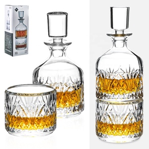 Ensemble de carafes à whisky empilables vintage en relief avec des verres à whisky à l'ancienne - Product Image 1