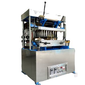 Machine à gaufres pour cornets de crème glacée semi-automatique verticale avec système de chauffage électrique - Product Image 1