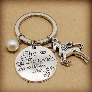 She <span class=keywords><strong>believe</strong></span> she can so she did llaveros I love you to the moon and back unicorn compass colgante, llavero de coche, bolsa - Product Image 3