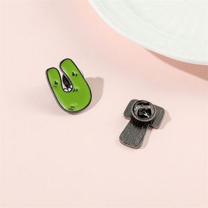 Badges de sécurité en métal personnalisés par le fabricant, 26 lettres anglaises mignonnes, en vrac, pas chers, écussons métalliques, épingles de revers - Product Image 4