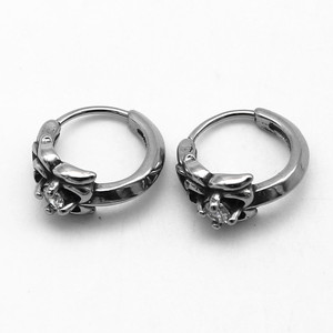 Pendientes florales con clip yunnique de acero inoxidable con engaste de diamantes blancos, regalo para mujer - Product Image 2