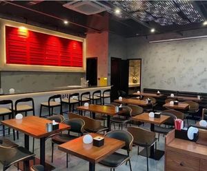 Bộ bàn ghế nhà hàng phong cách hiện đại, chất liệu gỗ, dùng cho nhà hàng pizza, nướng thịt. - Product Image 4