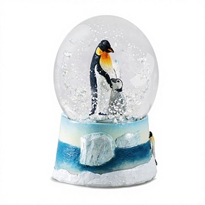 Globe à neige pingouin avec figurine scintillante, technique <span class=keywords><strong>de</strong></span> <span class=keywords><strong>moulage</strong></span>, base moulée, forme sphérique, excellent cadeau <span class=keywords><strong>de</strong></span> décoration pour la maison - Product Image 1
