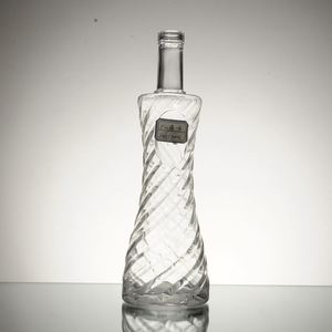 Chai Thủy Tinh Được Thiết Kế Đặc Biệt Cho Whisky Với Nhãn Hiệu Riêng - Product Image 2