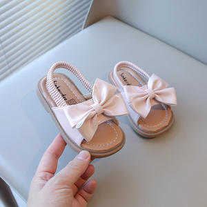 صنادل بنات ناعمة ومسطحة بنمط عصري، أحذية صيفية حلوة بفيونكة وشريط مطاطي، مفتوحة الأصابع وسهلة الارتداء، أحذية شاطئ للفتيات - Product Image 2