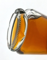 Bouteilles de Cognac en Verre Transparent de Luxe 700ml 750ml les Plus Vendues, Carafes à Liqueur Personnalisées avec Bouclier Gaufré de Qualité Supérieure pour Commandes en Gros