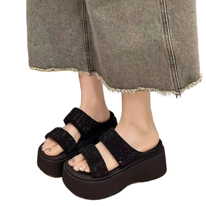 Sandales compensées personnalisées pour femmes avec strass, double bride, pailletées, rehaussantes, vente en gros - Product Image 2